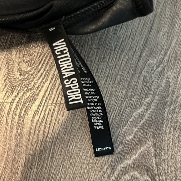 VICTORIA’S SECRET Incredible knockout Sports Bra Size 32DD - Picture 4 of 6